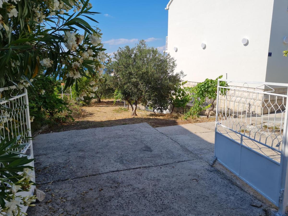 Garden House Sutivan Exterior foto